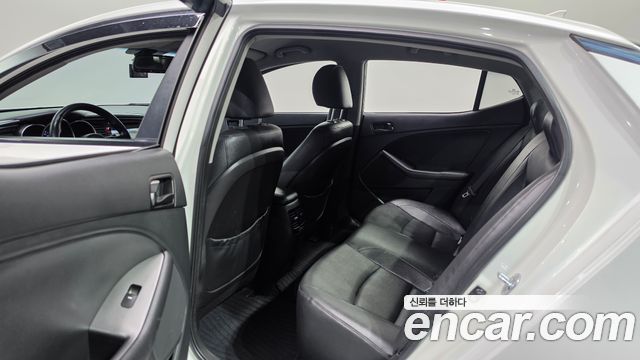 Kia K5 LPI Deluxe 2014 — фото 11