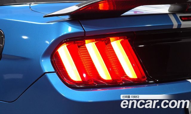 Ford Mustang GT Convertible 2015 — фото 23