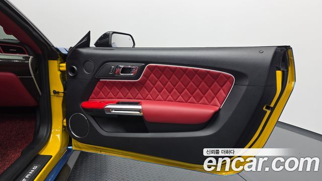 Ford Mustang GT Convertible 2015 — фото 25