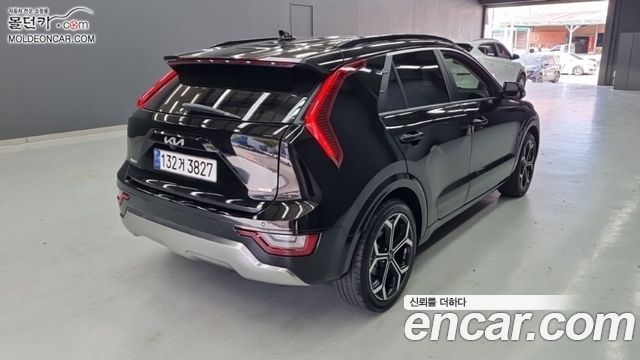 Kia Niro Prestige 2023 — фото 2