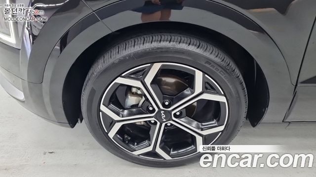 Kia Niro Prestige 2023 — фото 8