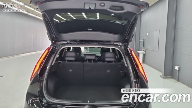 Kia Niro Prestige 2023 — фото 21