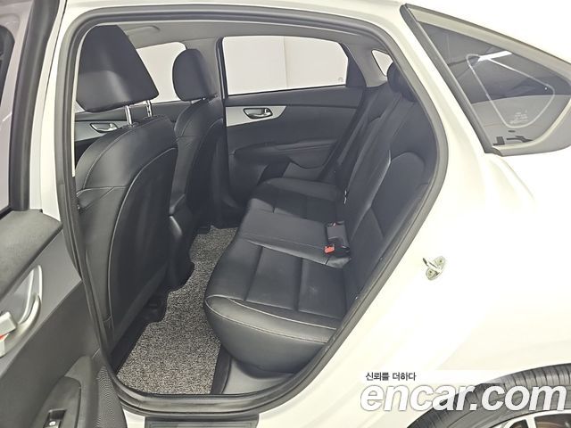 Kia K3 (II) 1.6 Trendy 2022 — фото 16