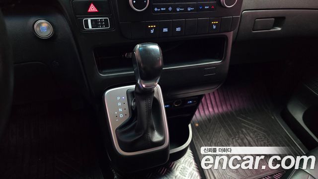 Hyundai Staria 4WD Tourer 9-Seater Modern 2022 — фото 9