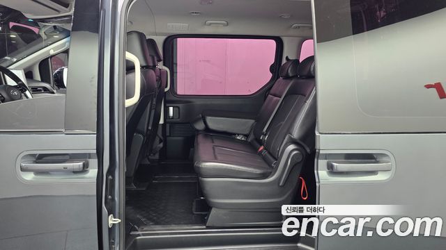 Hyundai Staria 4WD Tourer 9-Seater Modern 2022 — фото 12