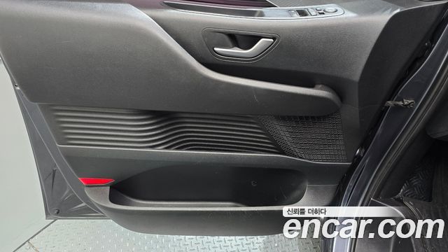 Hyundai Staria 4WD Tourer 9-Seater Modern 2022 — фото 19