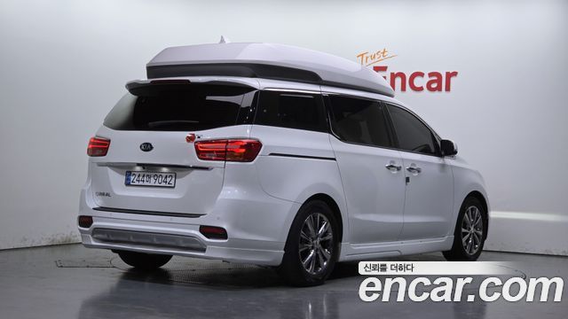 Kia Carnival 9-Seater Hi-Limousine Noblesse Special 2020 — фото 2