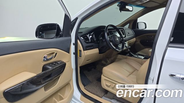 Kia Carnival 9-Seater Hi-Limousine Noblesse Special 2020 — фото 10