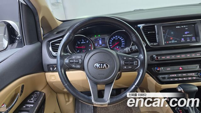 Kia Carnival 9-Seater Hi-Limousine Noblesse Special 2020 — фото 13