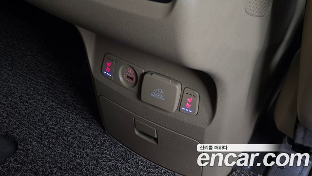 Kia Carnival 9-Seater Hi-Limousine Noblesse Special 2020 — фото 16