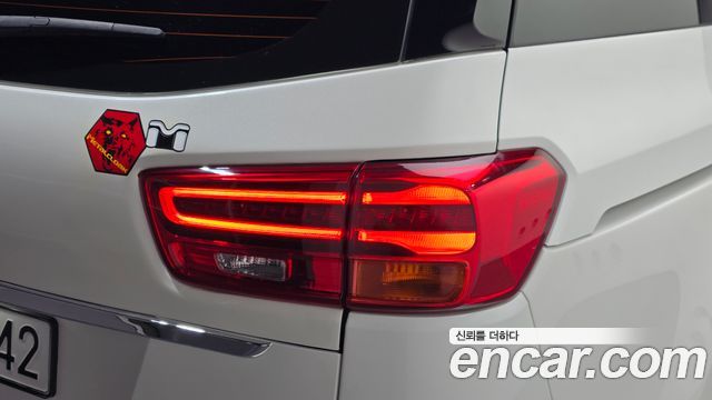 Kia Carnival 9-Seater Hi-Limousine Noblesse Special 2020 — фото 23