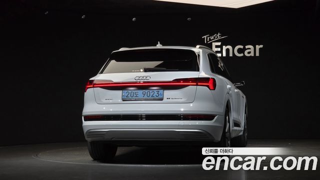 Audi e-tron 55 Quattro 2021 — фото 4