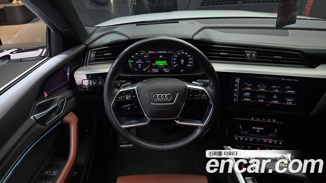 Audi e-tron 55 Quattro 2021 — фото 13