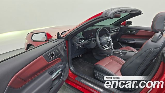 Ford Mustang (VII) 2.3 Ecoboost Premium Convertible 2024 — фото 10