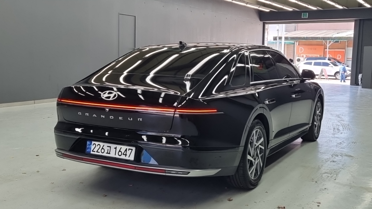 Hyundai Grandeur Hybrid (GN7) Exclusive 2024 — фото 2