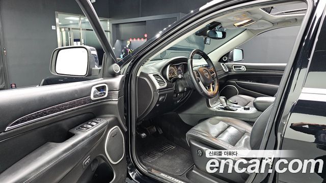 Jeep Grand Cherokee 3.6 Summit WK2 2019 — фото 10