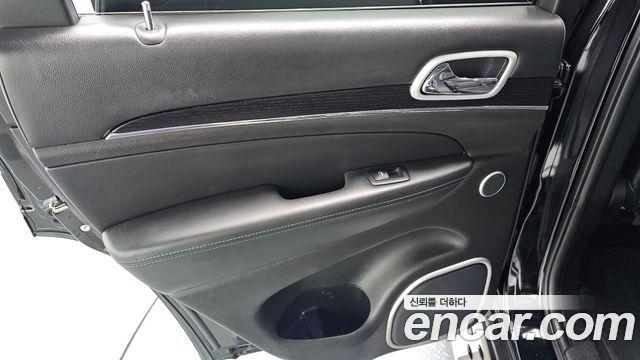 Jeep Grand Cherokee 3.6 Summit WK2 2019 — фото 25