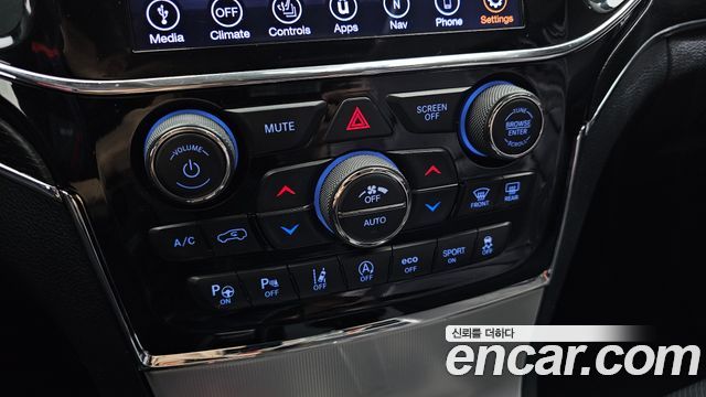 Jeep Grand Cherokee 3.6 Summit WK2 2019 — фото 29