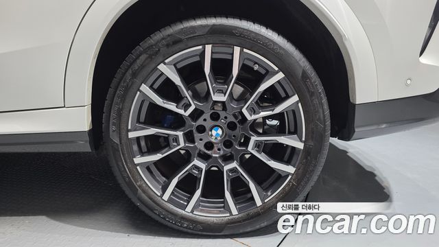 BMW X6 (G06) xDrive40i M Sport 2024 — фото 27