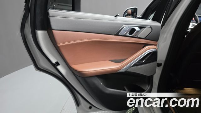 BMW X6 (G06) xDrive40i M Sport 2024 — фото 31