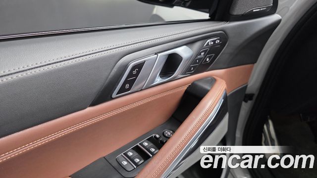 BMW X6 (G06) xDrive40i M Sport 2024 — фото 33