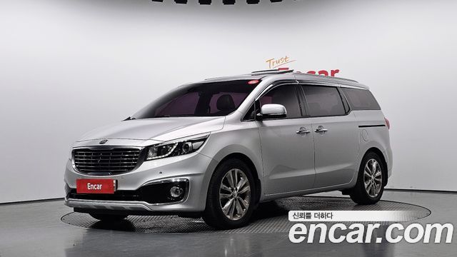 Kia Carnival 9-seater Noblesse