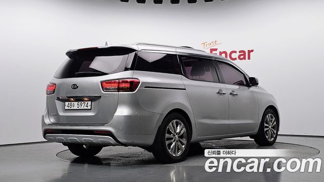 Kia Carnival 9-seater Noblesse 2018 — фото 2