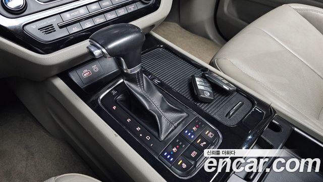 Kia Carnival 9-seater Noblesse 2018 — фото 9