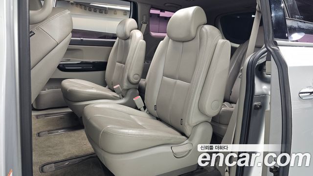 Kia Carnival 9-seater Noblesse 2018 — фото 11