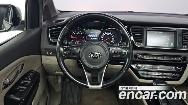 Kia Carnival 9-seater Noblesse 2018 — фото 12
