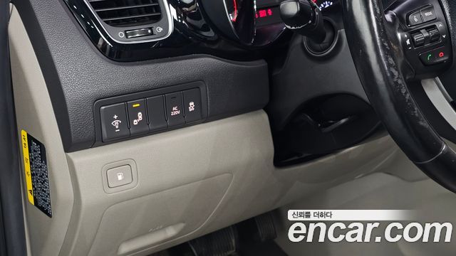 Kia Carnival 9-seater Noblesse 2018 — фото 16