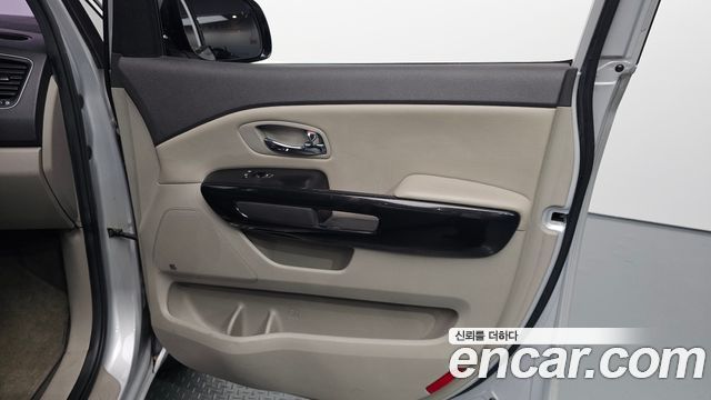 Kia Carnival 9-seater Noblesse 2018 — фото 24