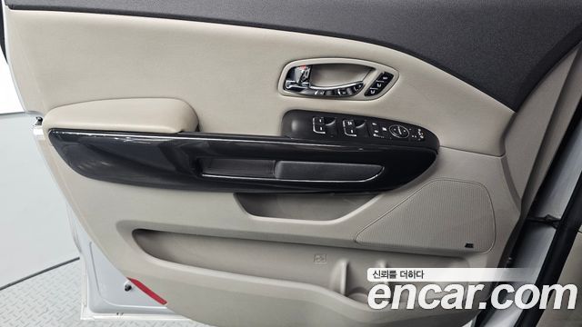 Kia Carnival 9-seater Noblesse 2018 — фото 25
