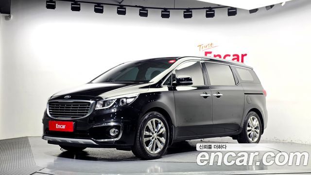 Kia Carnival 9-seater Noblesse