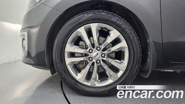 Kia Carnival 9-seater Noblesse 2016 — фото 5