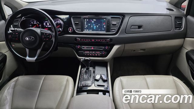 Kia Carnival 9-seater Noblesse 2016 — фото 7