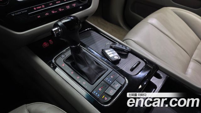 Kia Carnival 9-seater Noblesse 2016 — фото 9
