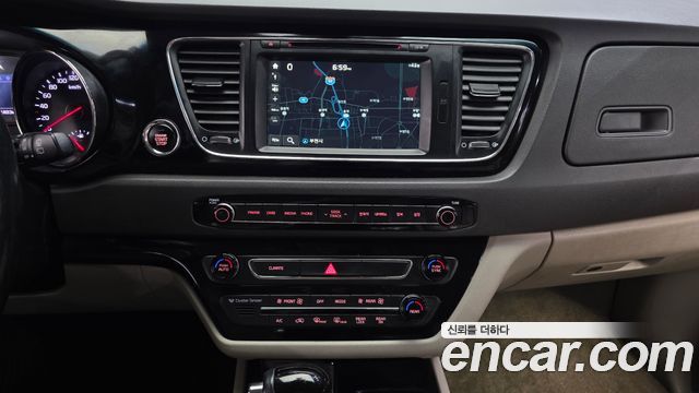 Kia Carnival 9-seater Noblesse 2016 — фото 15
