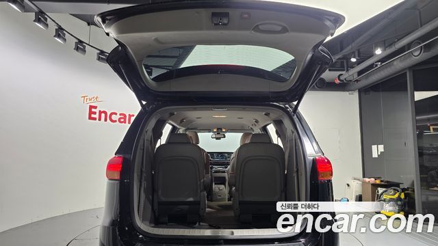 Kia Carnival 9-seater Noblesse 2016 — фото 20