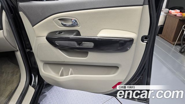 Kia Carnival 9-seater Noblesse 2016 — фото 24