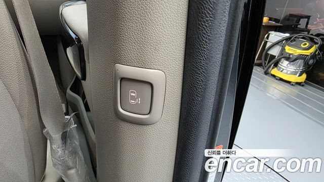 Kia Carnival 9-seater Noblesse 2016 — фото 32