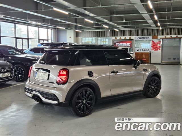 MINI Cooper S Classic Third Generation 2022 — фото 4