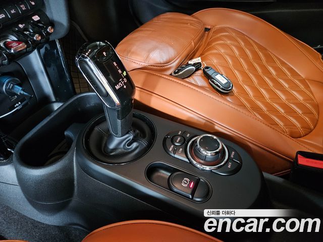 MINI Cooper S Classic Third Generation 2022 — фото 15