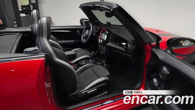 MINI Cooper S Convertible JCW 3rd 2024 — фото 11