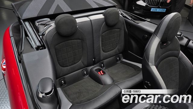 MINI Cooper S Convertible JCW 3rd 2024 — фото 12
