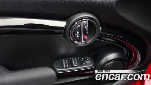 MINI Cooper S Convertible JCW 3rd 2024 — фото 18