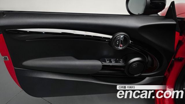 MINI Cooper S Convertible JCW 3rd 2024 — фото 24