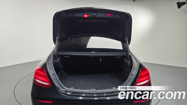 Mercedes-Benz E-Class (W213) E250 Avantgarde 2020 — фото 22