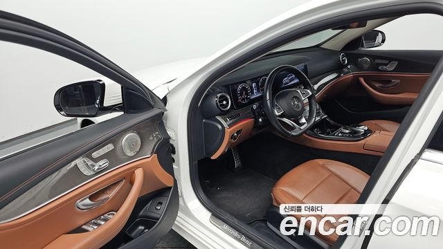 Mercedes-Benz E-Class (W213) E300 4MATIC AMG Line 2017 — фото 10