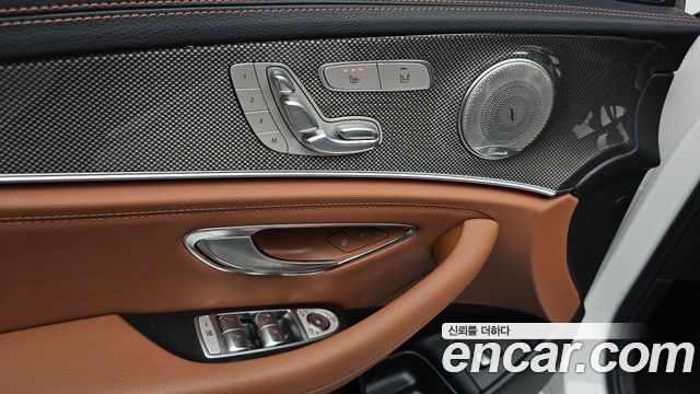 Mercedes-Benz E-Class (W213) E300 4MATIC AMG Line 2017 — фото 35